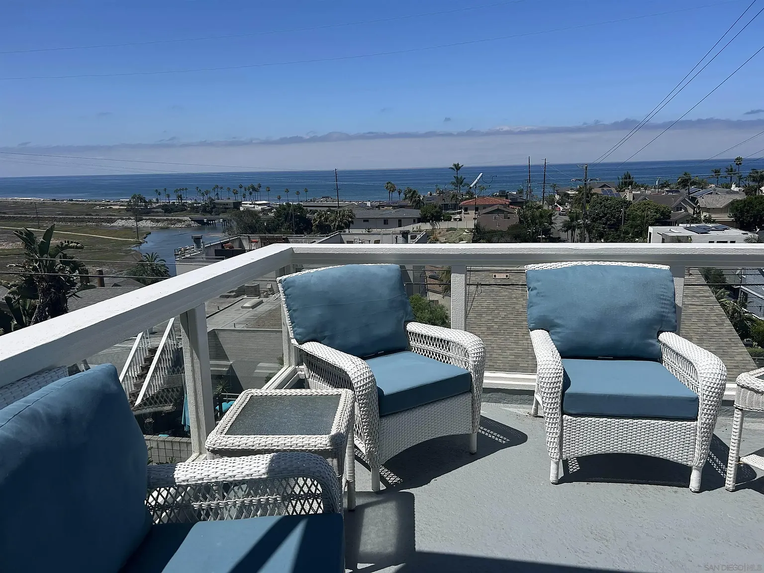 2 bed, 1.5 bath, 2000 sqft, $7,500 — Photo 2