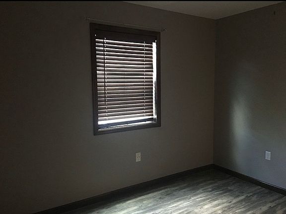 5th image of 127 Julius Ave #1
