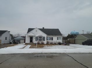 1216 Cherry Rd, Manitowoc, WI 54220