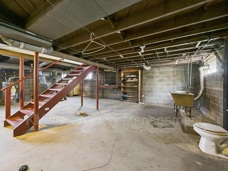 407 Washington St NE — Photo 34