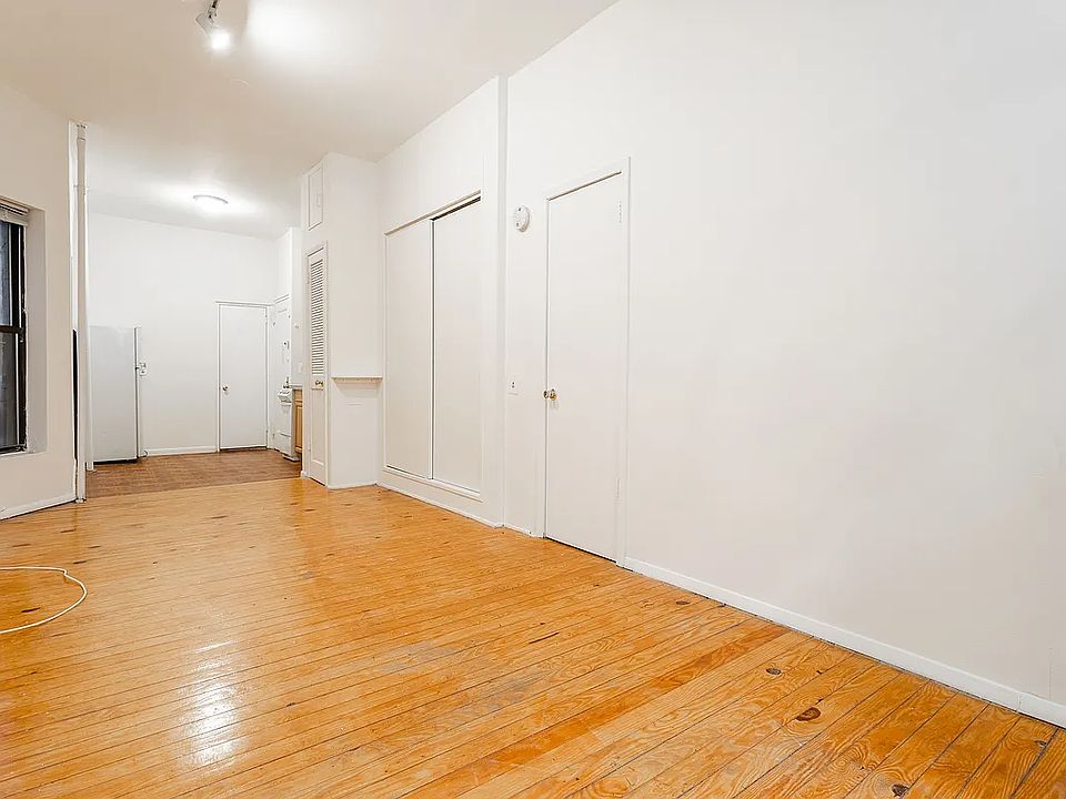 2nd image of 403 E 70th St Frnt 1