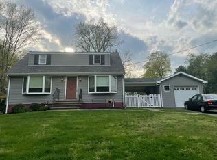 65 Buchanan St, Pearl River, NY 10965