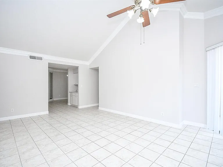 5200 Weslayan St #311 — Photo 7