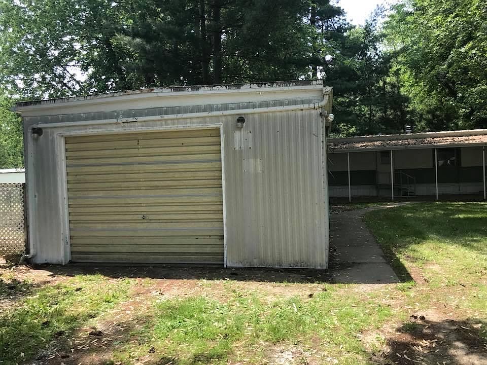 2nd image of 896 Cherokee Dr
