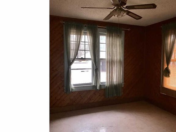 4th image of 1127 Roosevelt Blvd