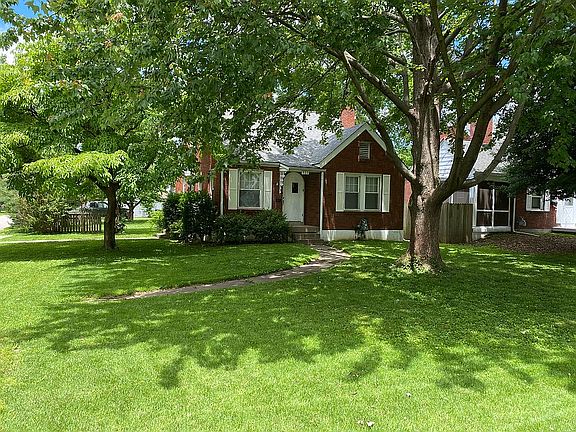 3rd image of 925 Ardmore Dr