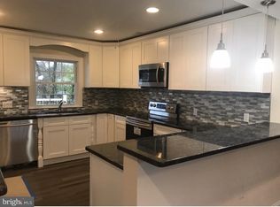 279 Snowball Dr, Levittown, PA 19056