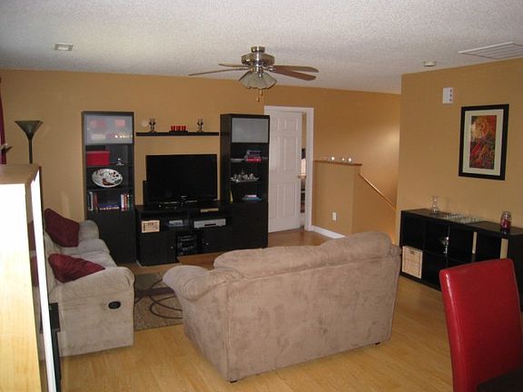 2nd image of 5864 Sparrow Dr