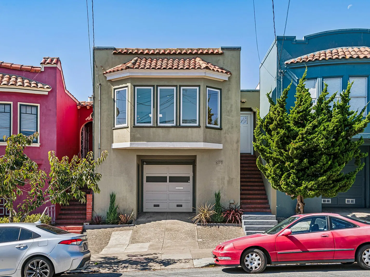 5 bed, 2120 sqft, $13,500 — Photo 1