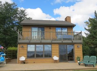 104 Adella Beach Rd, Neenah, WI 54956