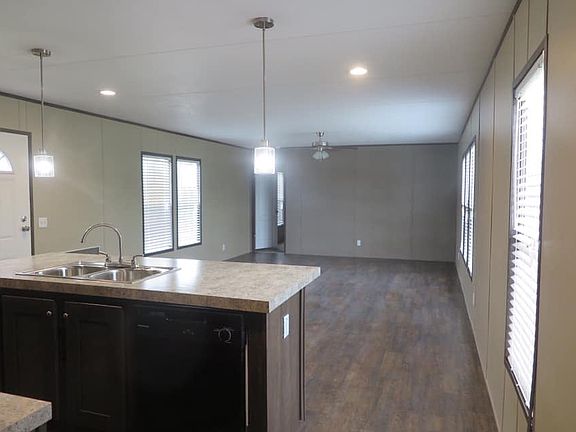 Living area of Home for Lease at 164 Paul Rd, Lake Charles LA 70607 2