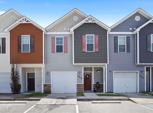 105 Waterstone Ln, Jacksonville, NC 28546