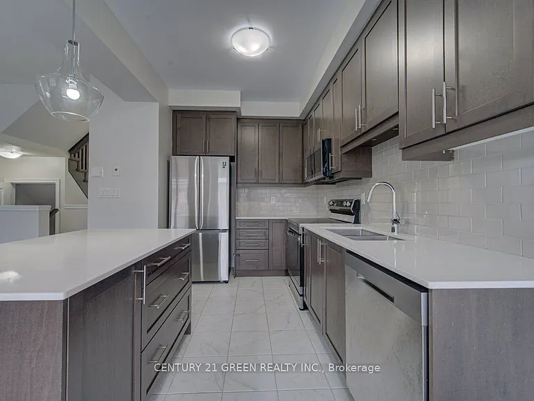30 Baker Ln — Photo 16