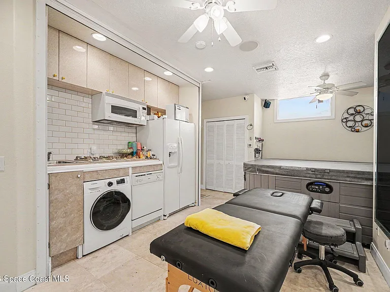 120 Lansing Island Dr — Photo 27