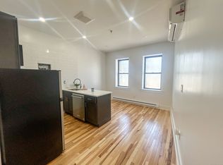 209 Bank St APT 204, New London, CT 06320