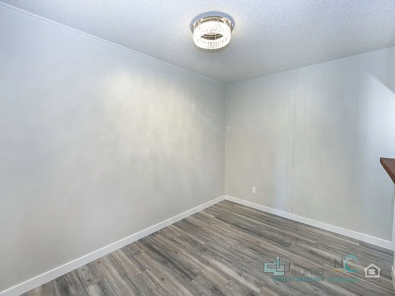 242 Hemlock St — Photo 35