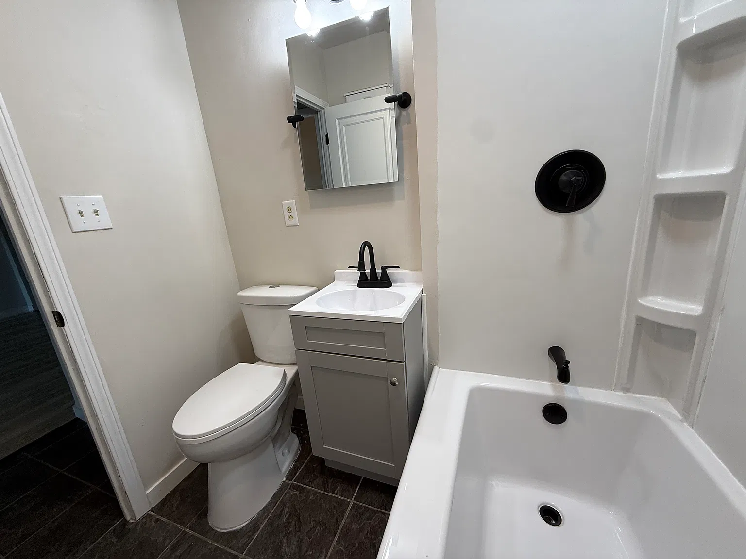 4 bed, 1724 sqft, $1,900 — Photo 4
