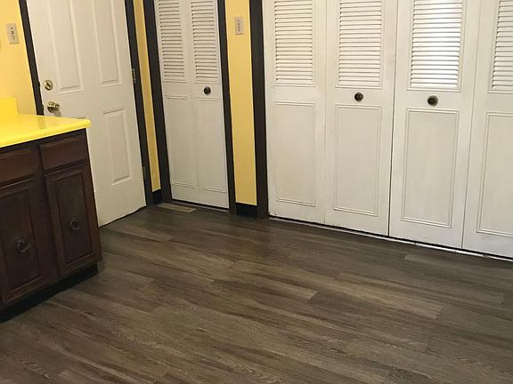 4th image of 2528 Cheyenne Ave