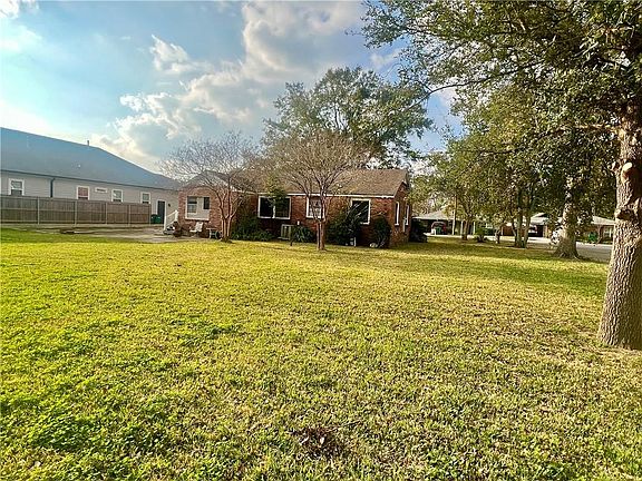 4th image of 247 Little Farms Ave