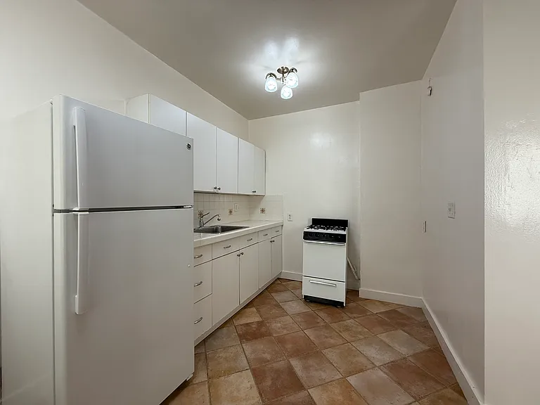 439 49th Street — Photo 16
