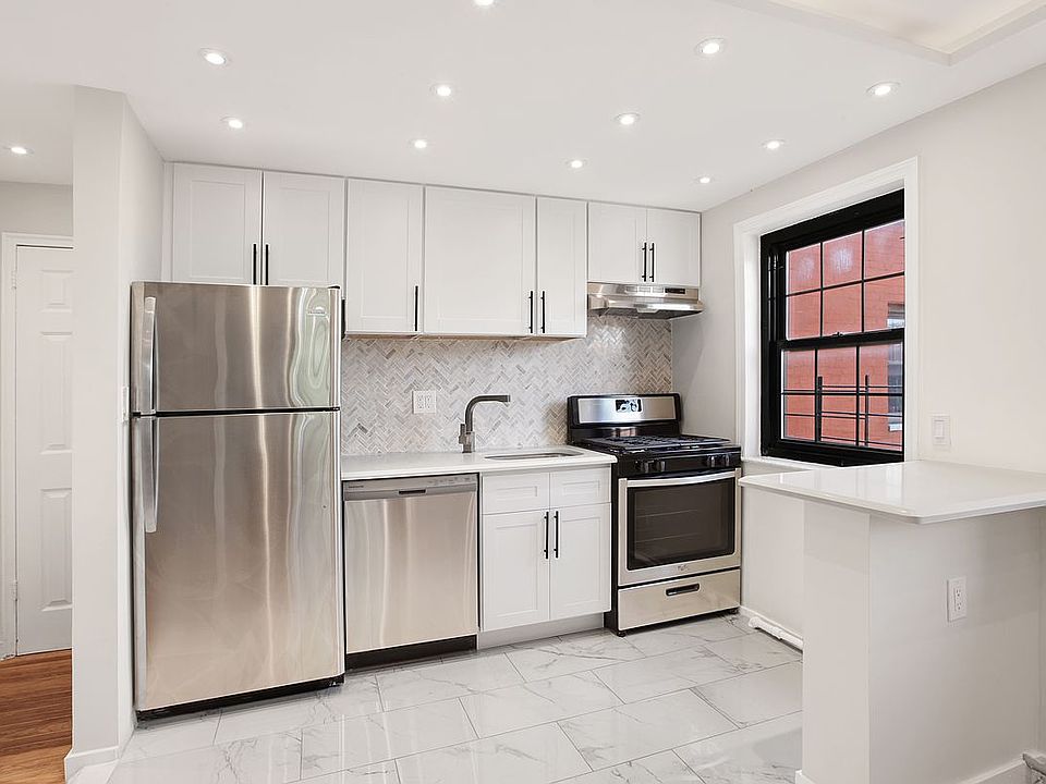 2nd image of 77-30 Main St Unit 3C