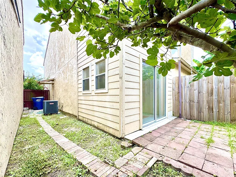 12504 Autumn Leaf Ln — Photo 35