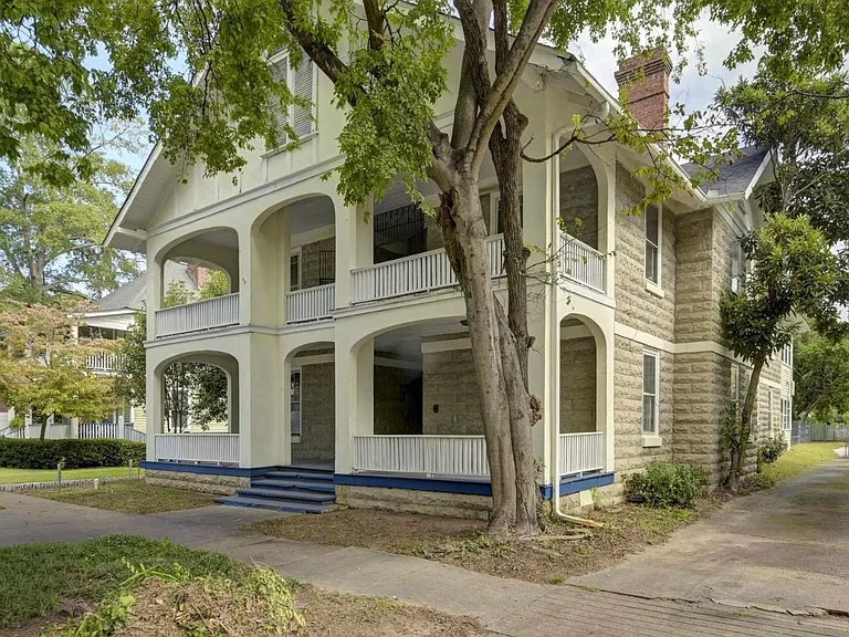 2210 Lincoln St #A — Photo 4