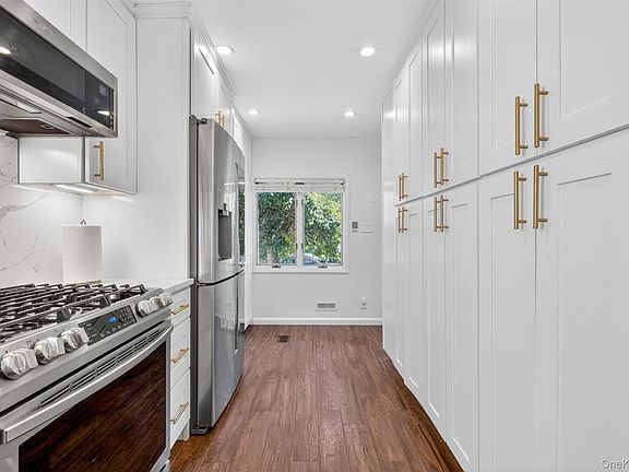 3rd image of 269-03 81st Avenue