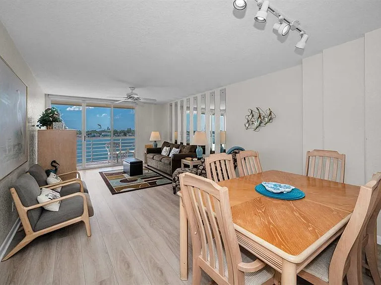 6085 Bahia Del Mar Cir #467 — Photo 7