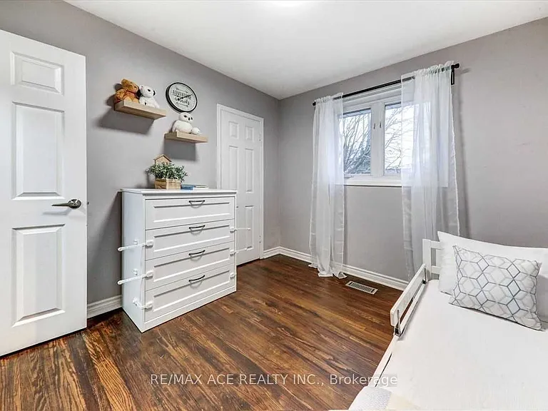 1 Wagner Dr — Photo 16