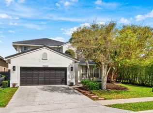 10889 Tamoron Ln, Boca Raton, FL 33498