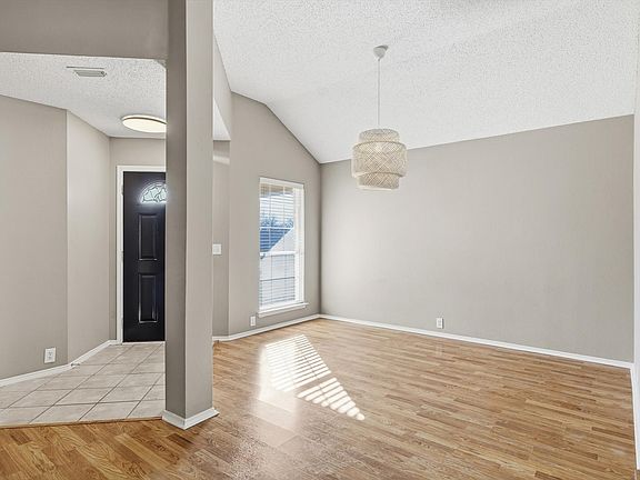 3rd image of 739 Thousand Oaks Dr