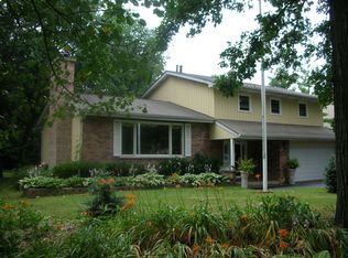 14561 W River Oaks Dr, Lincolnshire, IL 60069