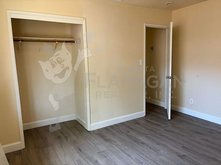 820 W 23rd St — Photo 6