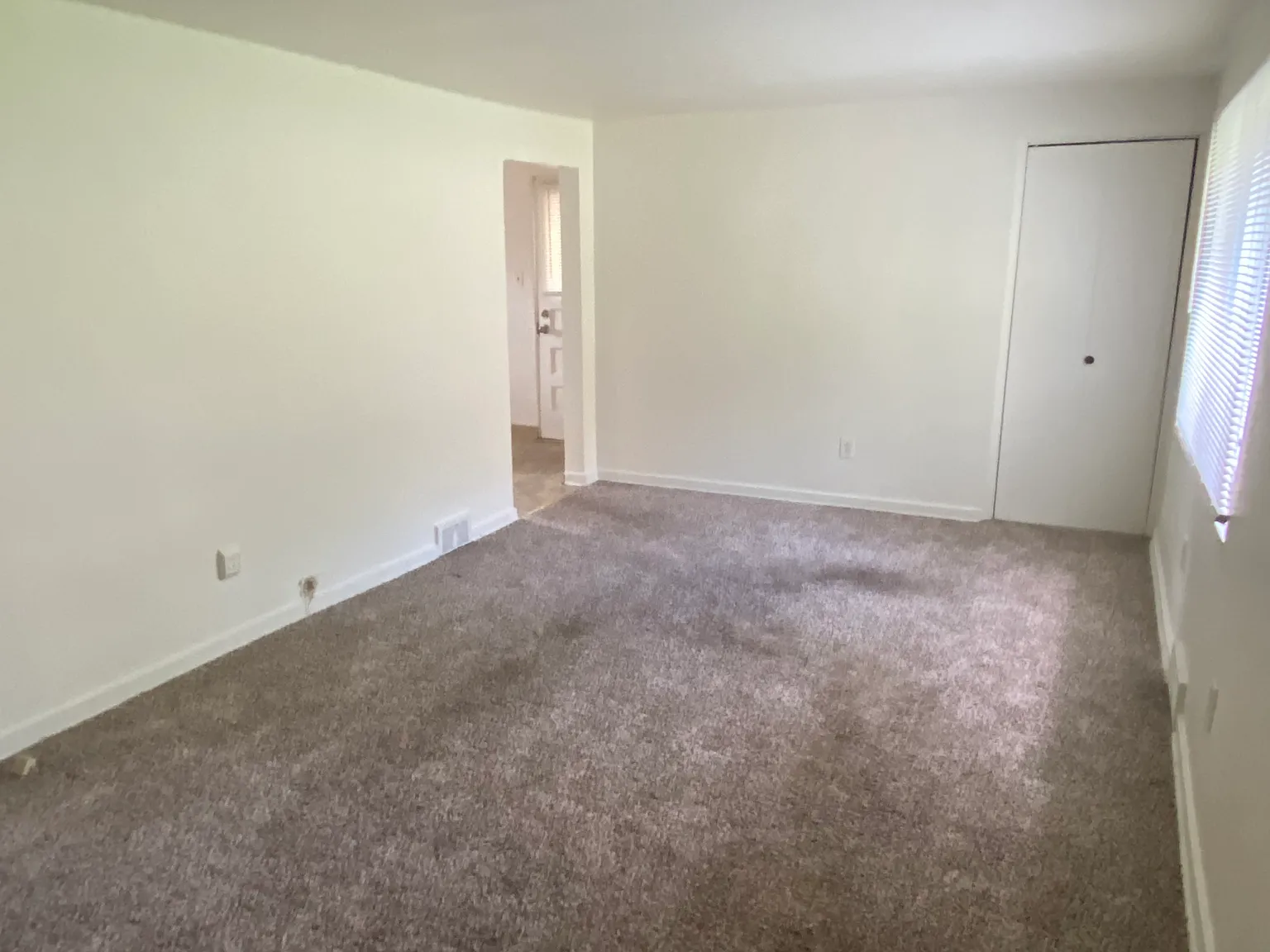 2 bed, 925 sqft, $1,350 — Photo 4