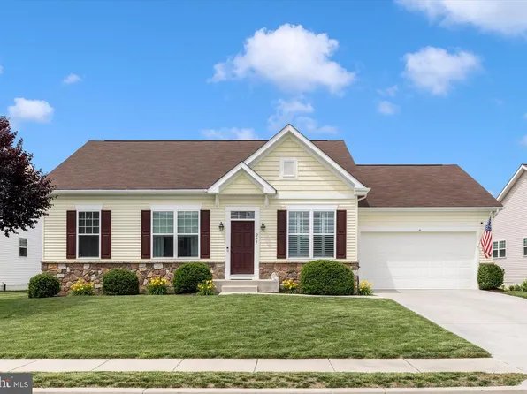 295 Aldershot Dr, Martinsburg, WV 25405