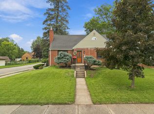616 W 11th St, Sterling, IL 61081