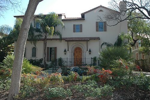 1st image of 747 Patterson Ave