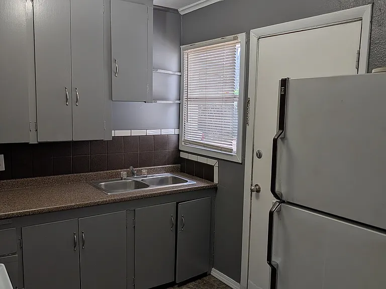 kitchen to backdoor