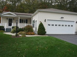 7 Looking Glass Cir, Uncasville, CT 06382