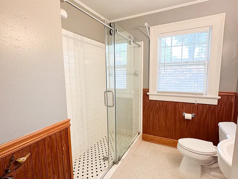 732 Broadway #B — Photo 10