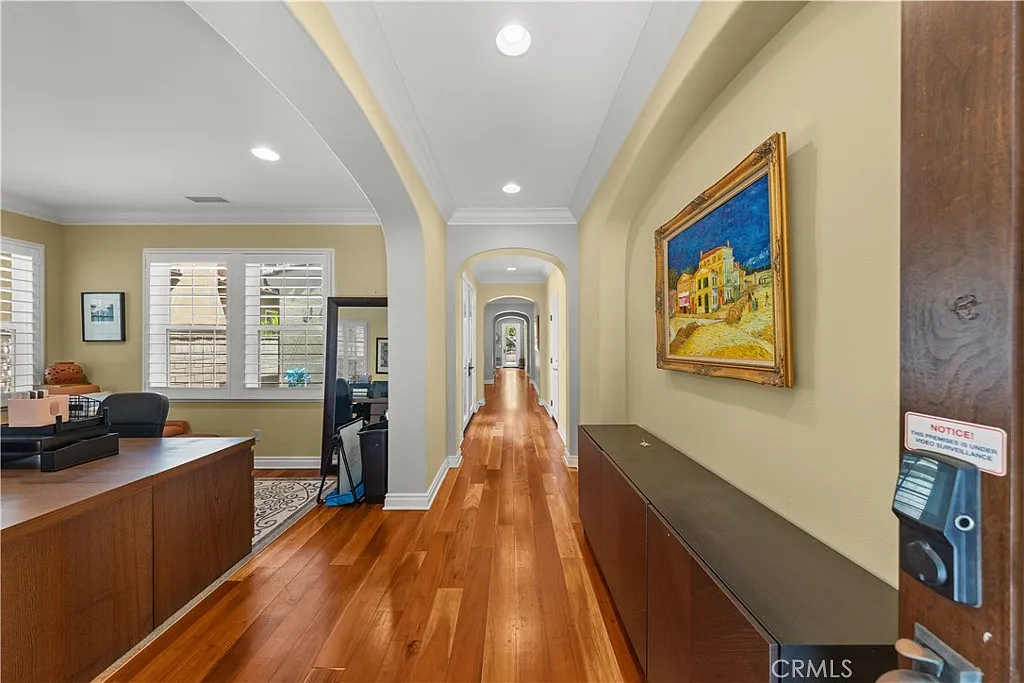 4 bed, 4.5 bath, 3549 sqft, $7,800 — Photo 2