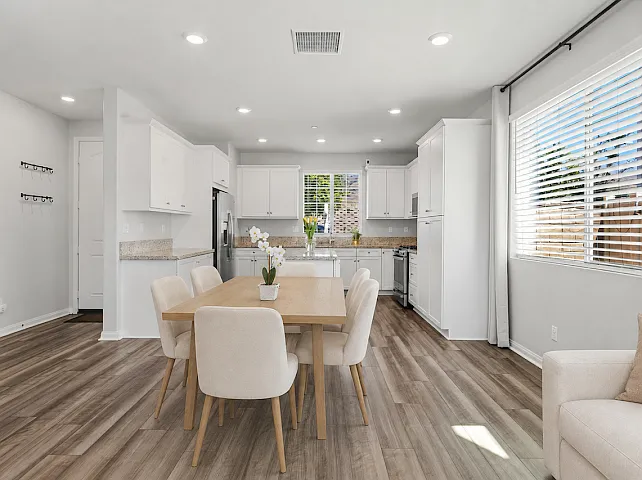 4 bed, 3.5 bath, 1939 sqft, $4,300 — Photo 3