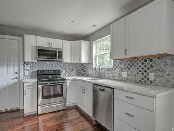 5th image of 711 N Buckoak St