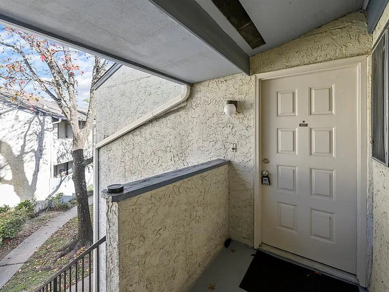 7313 Gulf Fwy — Photo 11
