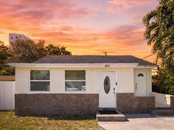 810 NW 21st Ct, Miami, FL 33125