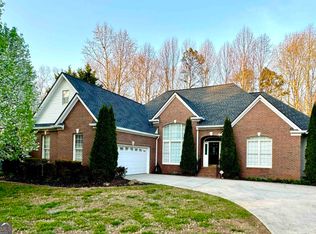 114 Springbrook Dr, Cornelia, GA 30531