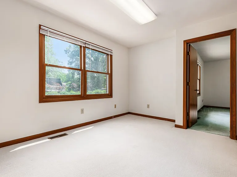 100 E Dublin Granville Rd #1 — Photo 18