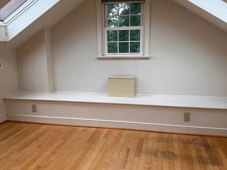 1305 Cherry Ave — Photo 3