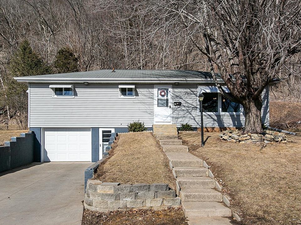 1st image of 1033 E Bluff St